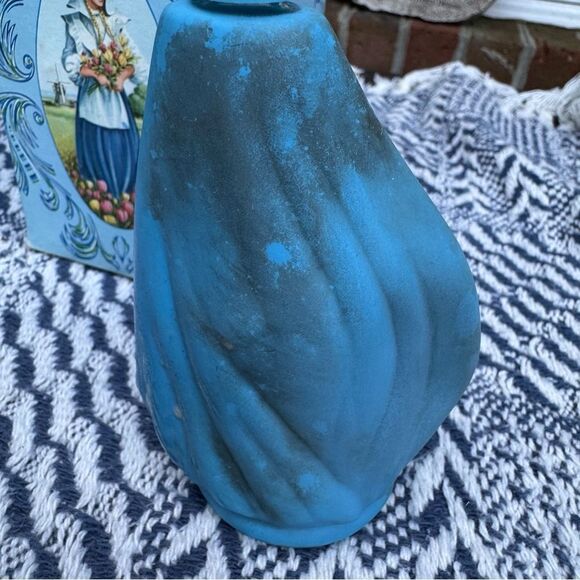 Avon Blue Dutch Girl Figurine Box - Picture 6 of 8